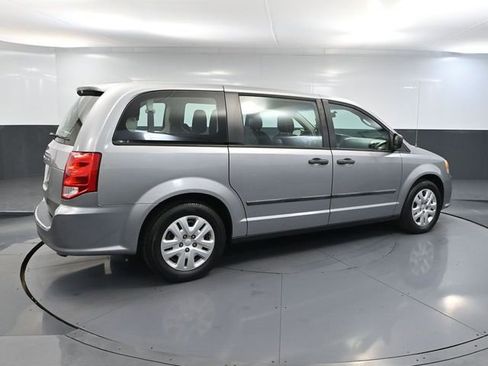 Used 2016 Dodge Grand Caravan American Value Package image 5
