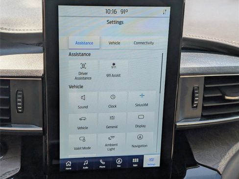 Used 2021 Ford Explorer Platinum w/ Equipment Group 601A AWD/4WD image 35