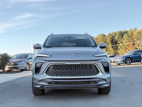 Used 2024 Buick Encore GX Avenir image 2