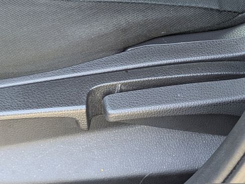 Used 2018 Mitsubishi Eclipse Cross LE image 21