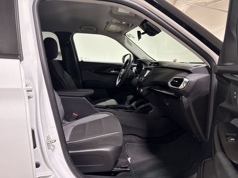 Used 2022 Chevrolet TrailBlazer LT AWD/4WD image 21