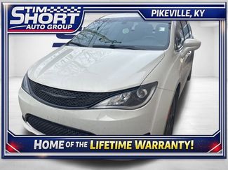 Used 2020 Chrysler Pacifica Touring w/ S Appearance Package 360° Tour