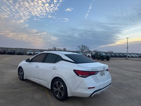 Certified 2022 Nissan Sentra SV image 18