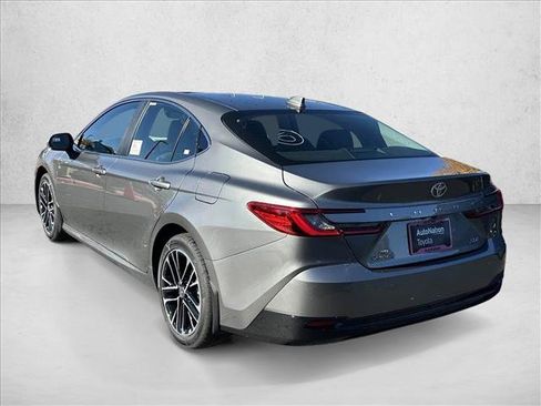 Used 2026 Toyota Camry XLE AWD/4WD image 5