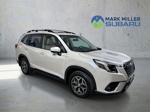 Certified 2023 Subaru Forester Premium AWD/4WD image 1