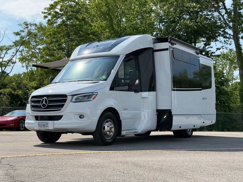 Used 2024 Mercedes-Benz Sprinter 3500 image 13