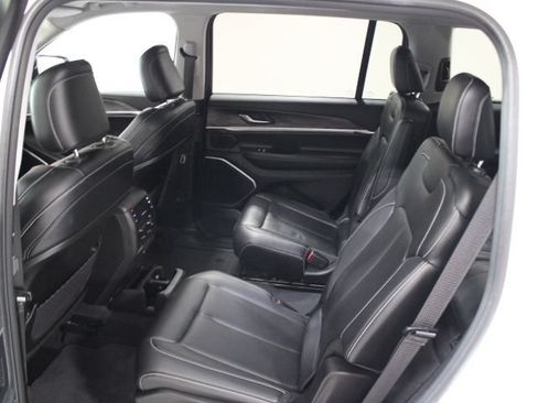 Used 2021 Jeep Grand Cherokee L Limited AWD/4WD image 21