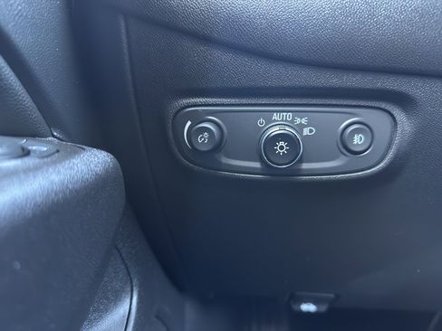 Used 2021 Chevrolet Equinox Premier image 22