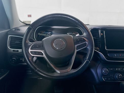 Used 2019 Jeep Cherokee Limited AWD/4WD image 18