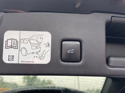 Used 2020 Ford Escape Titanium image 16