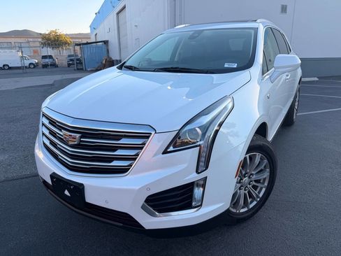 Used 2018 Cadillac XT5 Luxury w/ Driver Awareness Package AWD/4WD image 13