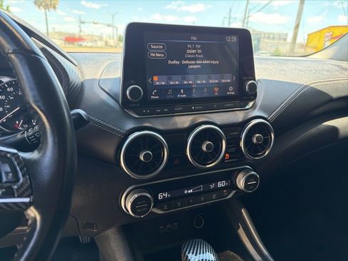Used 2020 Nissan Sentra SV FWD image 9