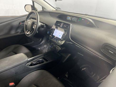 Used 2020 Toyota Prius LE image 26