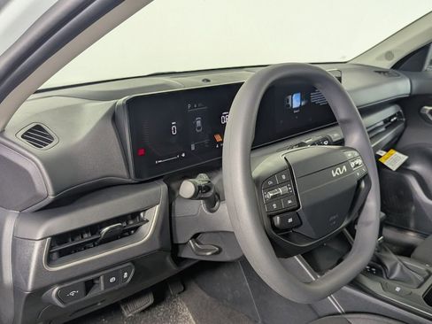 New 2026 Kia K4 LXS image 11