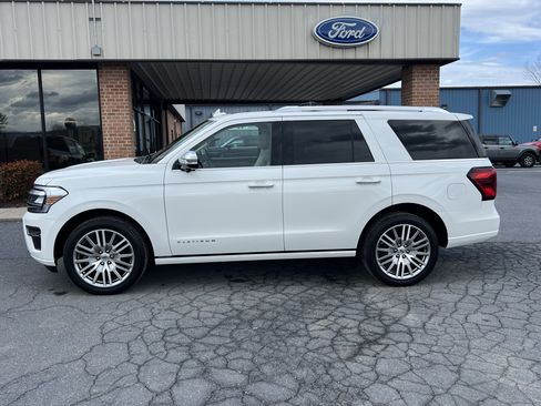 Used 2023 Ford Expedition Platinum image 1