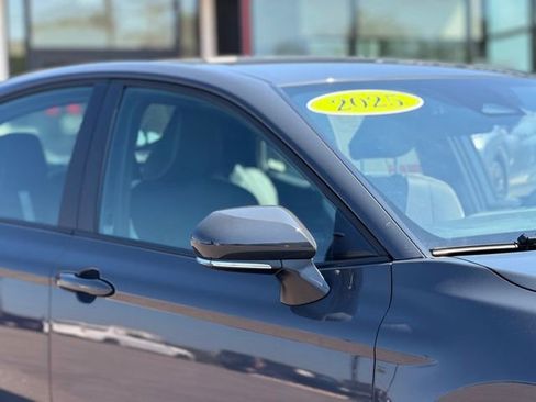 Used 2025 Toyota Camry SE FWD image 4