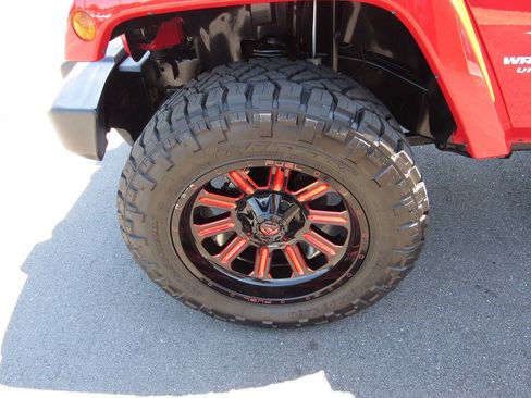 Used 2012 Jeep Wrangler Unlimited Sahara w/ Connectivity Group AWD/4WD image 10
