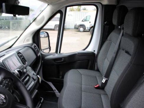 New 2025 RAM ProMaster 2500 w/ Convenience Group FWD image 31