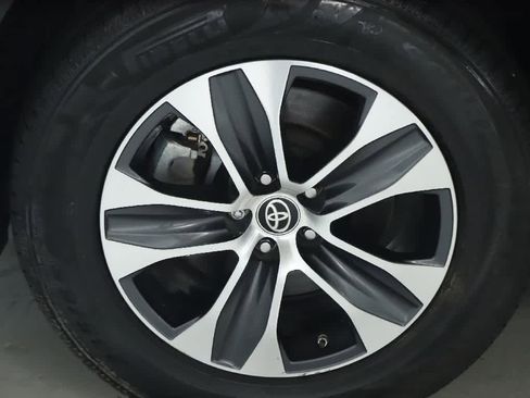 Certified 2020 Toyota Highlander XLE image 39