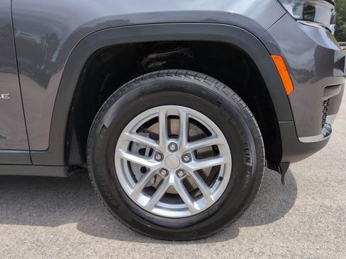 Used 2024 Jeep Grand Cherokee L Laredo RWD image 12