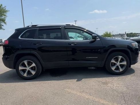 Used 2019 Jeep Cherokee Limited AWD/4WD image 9