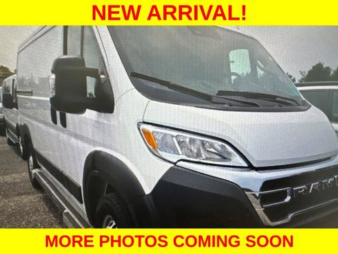 Used 2025 RAM ProMaster 2500 w/ U-Haul Equipment Group FWD image 5