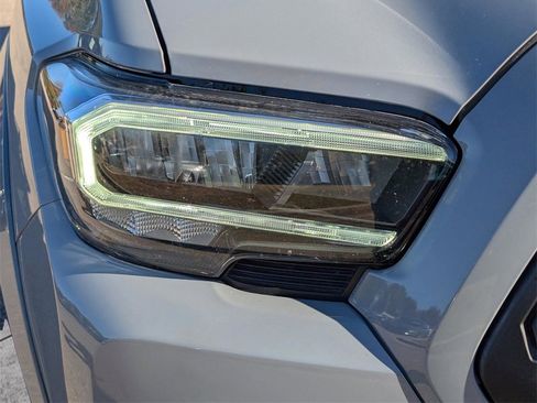 Used 2021 Toyota Tacoma image 9
