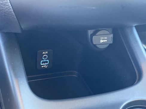 Used 2020 Dodge Journey SE image 24