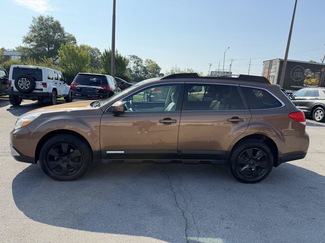 Used 2011 Subaru Outback 2.5i Limited w/ PWR Moonroof Pkg AWD/4WD image 6