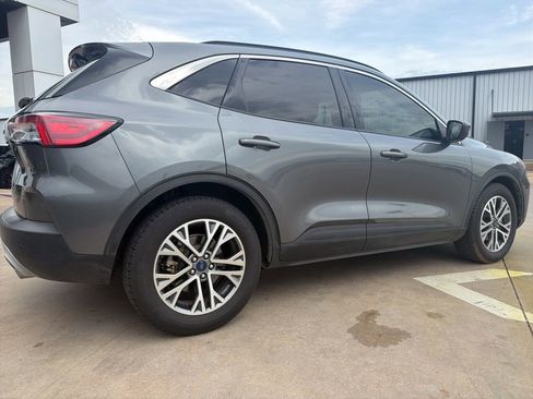 Used 2022 Ford Escape SEL image 3