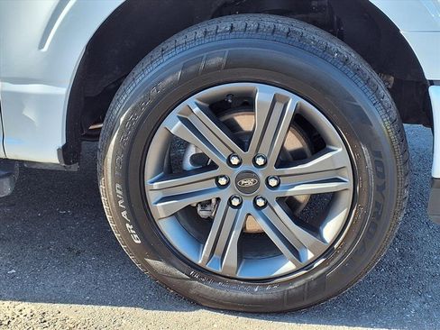 Used 2023 Ford F150 Lariat w/ Equipment Group 502A High image 9