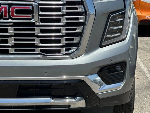 Used 2025 GMC Yukon XL Denali AWD/4WD image 10