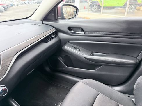 Used 2024 Nissan Altima 2.5 SV w/ SV Premium Package image 32