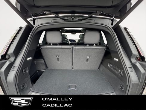 New 2026 Cadillac Vistiq Luxury w/ LPO, Floor Liner Package AWD/4WD image 12