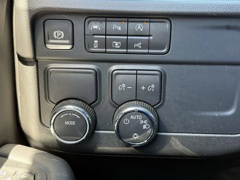 Used 2025 Chevrolet Tahoe LT RWD image 21