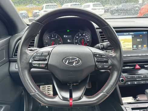 Used 2017 Hyundai Elantra Sport w/ Sport Premium Package 06 FWD image 18