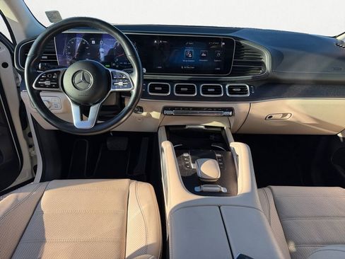 Used 2022 Mercedes-Benz GLS 450 4MATIC image 9