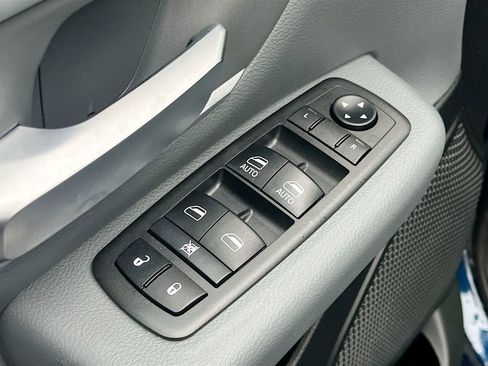 Used 2021 RAM 1500 Big Horn AWD/4WD image 17