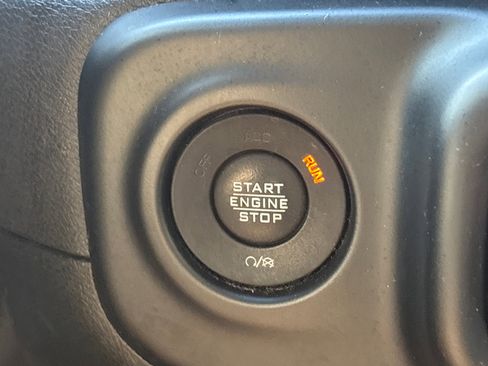 Used 2021 Jeep Wrangler Unlimited Sahara w/ Cold Weather Group image 43