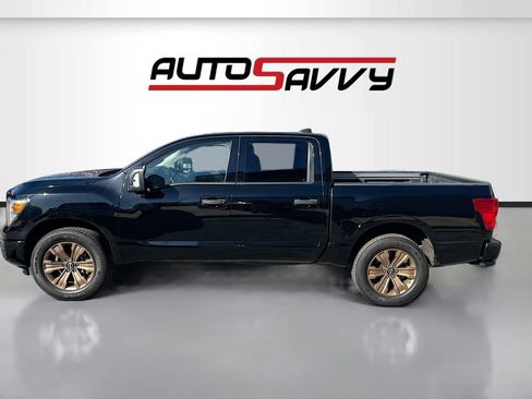 Used 2024 Nissan Titan SV w/ SV Convenience Package AWD/4WD image 4