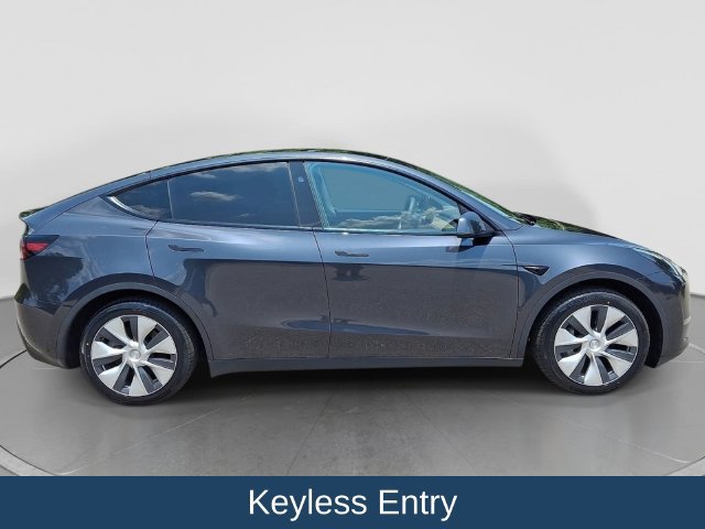 Used 2024 Tesla Model Y Long Range AWD/4WD image 9