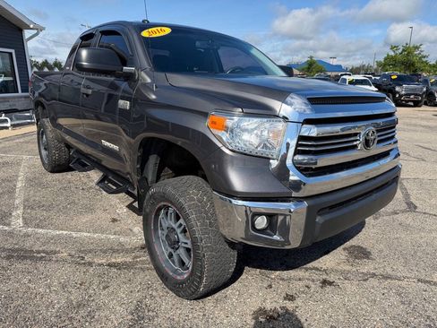 Used 2016 Toyota Tundra SR5 w/ SR5 Upgrade Package AWD/4WD image 7
