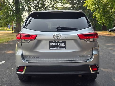 Used 2017 Toyota Highlander Limited AWD/4WD image 5