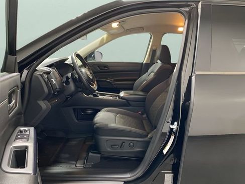 Certified 2025 Nissan Pathfinder SV AWD/4WD image 11