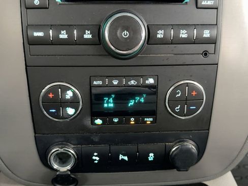 Used 2013 GMC Yukon XL SLT image 23