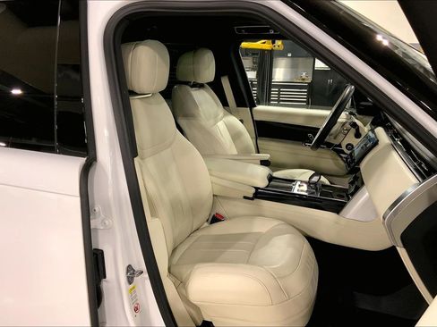Used 2023 Land Rover Range Rover SE AWD/4WD image 8