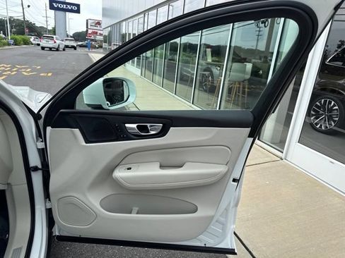 Used 2021 Volvo XC60 T5 Inscription w/ Climate Package AWD/4WD image 14