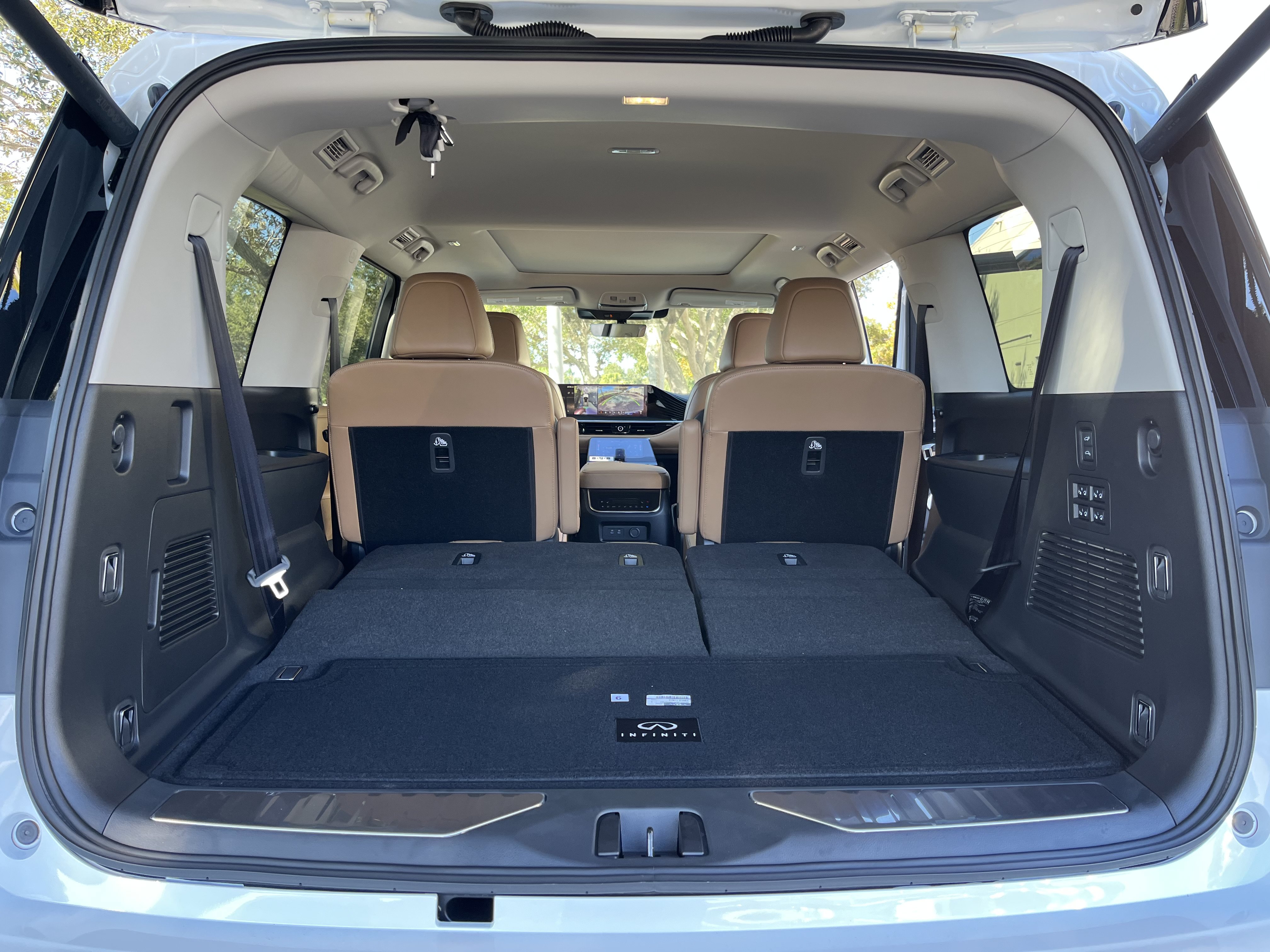New 2027 INFINITI QX80 Luxe w/ Cargo Package RWD image 18