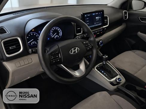 Used 2020 Hyundai Venue SEL FWD image 9