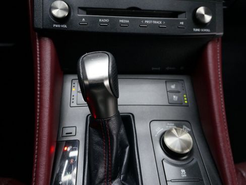 Used 2017 Lexus RC 200t image 26